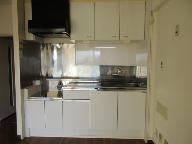 ��ʌ��������܎s��΋���؂P���ڂ̃}���V�����̃L�b�`��