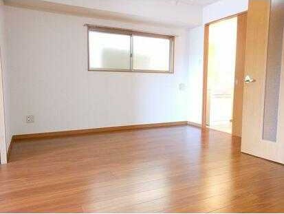 ��ʌ�����s������Q���ڂ̃}���V�����̐Q��