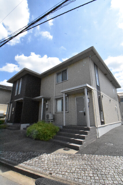 ��ʌ�����s�厚�����̃A�p�[�g�̌����O��