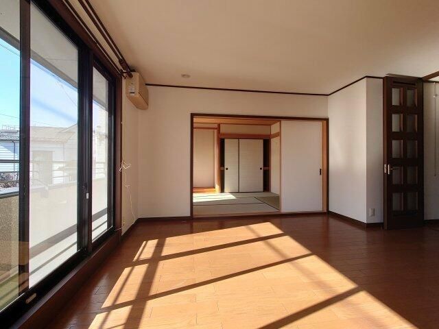 ��ʌ��������܎s�k��A�|���P���ڂ̈�ˌ��Ă̋��ԁE���r���O