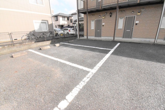 ��ʌ��z�J�s�{�{���R���ڂ̃}���V�����̒��ԏ�