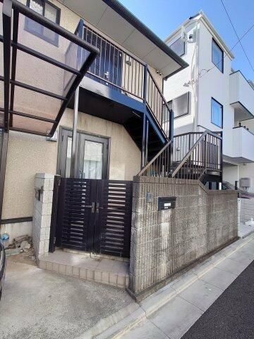 ��ʌ��������܎s�k��A�|���P���ڂ̈�ˌ��ẴG���g�����X