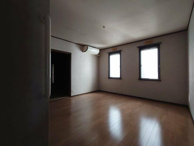 ��ʌ��������܎s�k��A�|���P���ڂ̈�ˌ��Ă̂��̑������E�X�y�[�X