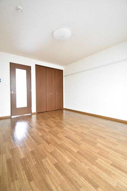 ��ʌ��������܎s��{��㏬���̃A�p�[�g�̋��ԁE���r���O