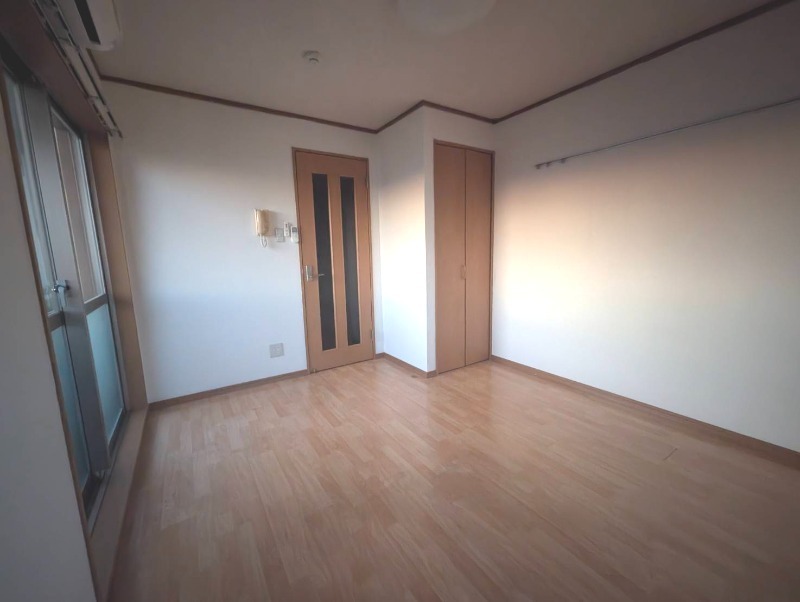 ��ʌ��������܎s�����擌��{�Q���ڂ̃}���V�����̋��ԁE���r���O