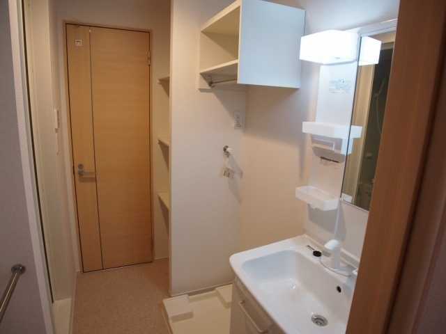 ��ʌ��������܎s�΋摾�c�E�P���ڂ̃A�p�[�g�̐��ʏ�