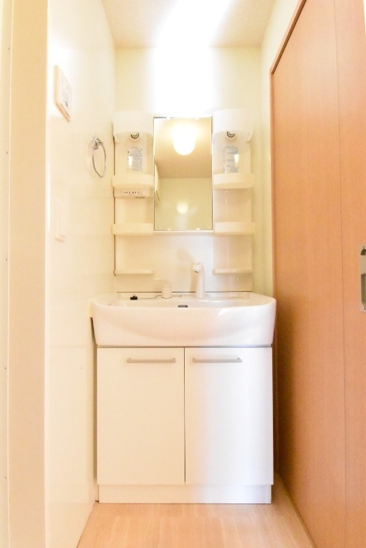 ��ʌ��z�J�s���C�N�^�E���U���ڂ̃A�p�[�g�̐��ʏ�