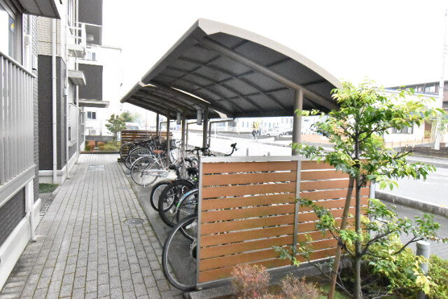 ��ʌ��z�J�s���C�N�^�E���U���ڂ̃A�p�[�g�̂��̑�