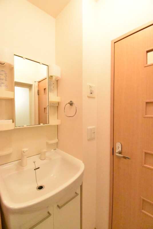 ��ʌ��z�J�s���C�N�^�E���Q���ڂ̃A�p�[�g�̐��ʏ�