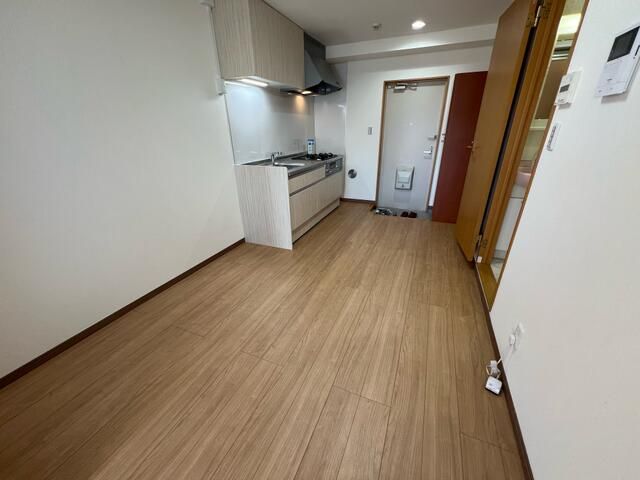 ��ʌ������s���h�P���ڂ̃}���V�����̋��ԁE���r���O