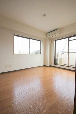 ��ʌ��������܎s�������a�c���Q���ڂ̃}���V�����̋��ԁE���r���O