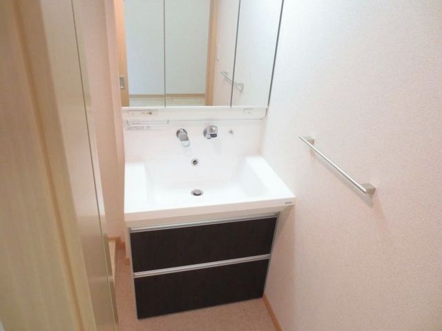 ��ʌ��������܎s����厚���L�̃}���V�����̐��ʏ�