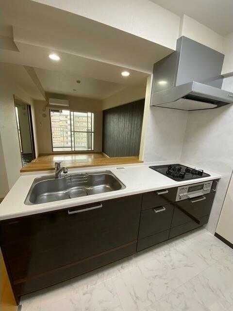 ��ʌ��������܎s��΋���؂Q���ڂ̃}���V�����̃L�b�`��