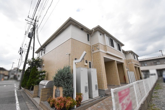 ��ʌ�����s���s�o�H�S���ڂ̃A�p�[�g�̌����O��