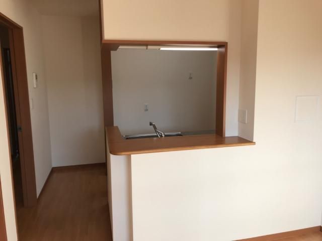 ��ʌ�����s���s�o�H�S���ڂ̃A�p�[�g�̋��ԁE���r���O