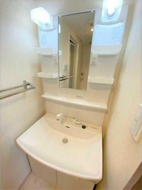 ��ʌ��������܎s��΋���؂Q���ڂ̃}���V�����̐��ʏ�