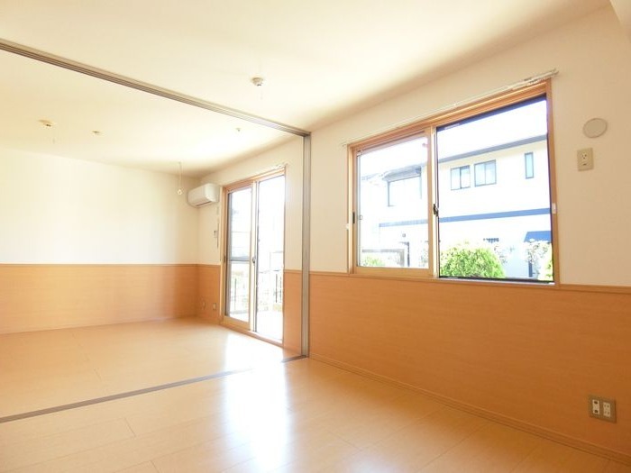 ��ʌ��������܎s��{��O���S���ڂ̃A�p�[�g�̋����E���r���O