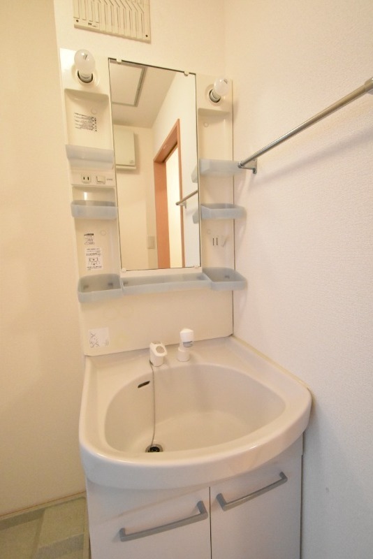 ��ʌ��������܎s��{��O���S���ڂ̃A�p�[�g�̐��ʏ�