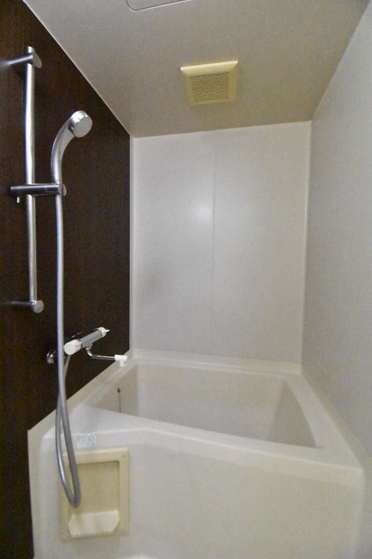 ��ʌ�����s�厚���s�̃A�p�[�g�̃o�X