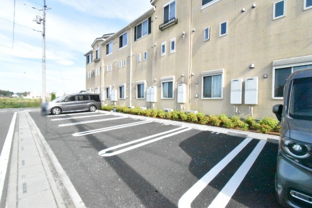 ��ʌ��������܎s�΋�����P���ڂ̃A�p�[�g�̒��ԏ�