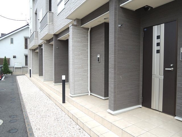 ��ʌ�����s�厚����̃A�p�[�g�̃G���g�����X