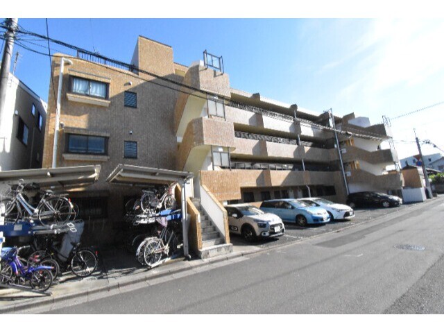 ��ʌ��������܎s��{��y�蒬�R���ڂ̃}���V�����̒��ԏ�