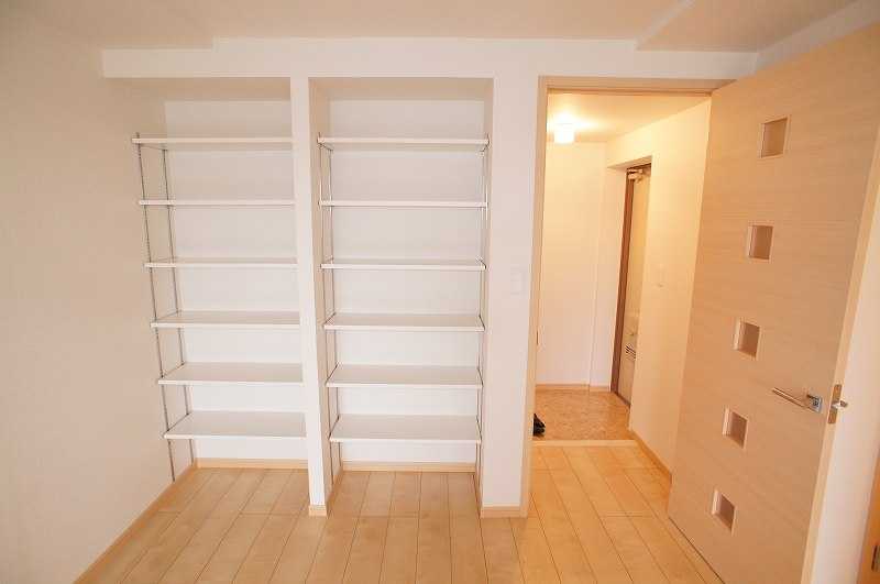 ��ʌ�����s�厚������̃}���V�����̎��[