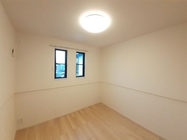 ��ʌ��k�����S�ɓޒ����Q���ڂ̃A�p�[�g�̂��̑������E�X�y�[�X