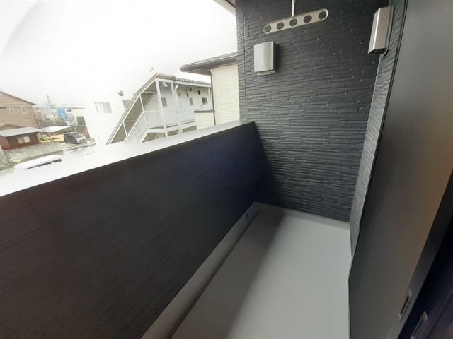 ��ʌ��k�����S�ɓޒ����Q���ڂ̃A�p�[�g�̃o���R�j�[