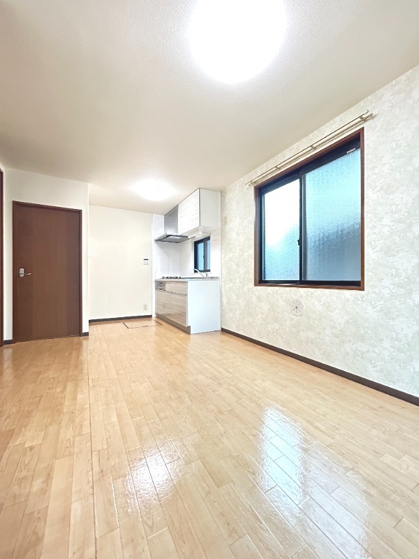 ��ʌ��������܎s��{�捂�@���Q���ڂ̃e���X�n�E�X�̋��ԁE���r���O