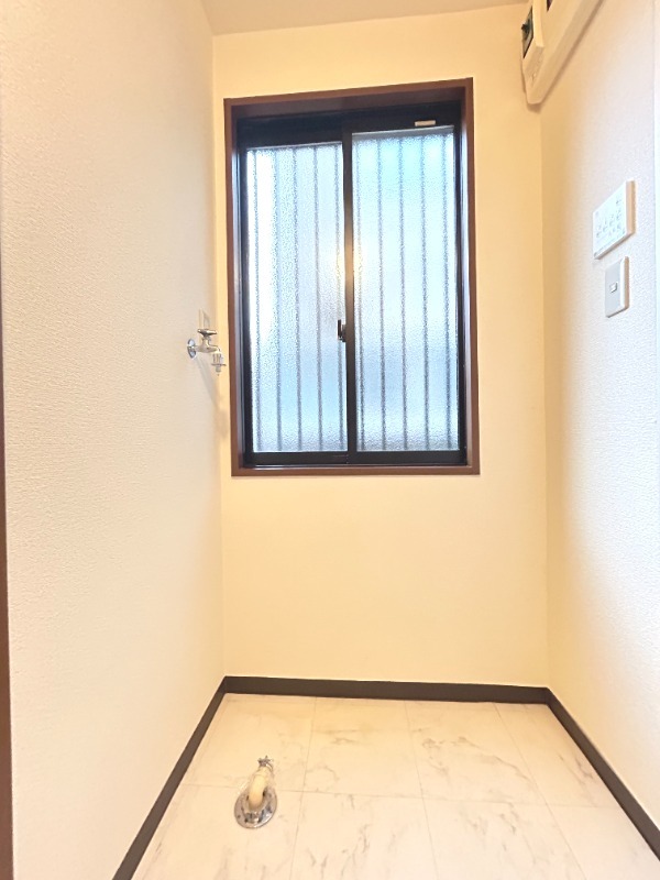 ��ʌ��������܎s��{�捂�@���Q���ڂ̃e���X�n�E�X�̂��̑��ݔ�