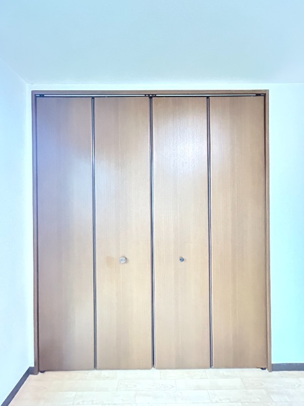 ��ʌ��������܎s��{�捂�@���Q���ڂ̃e���X�n�E�X�̎��[