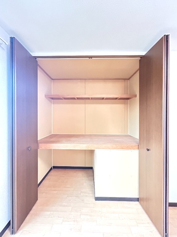 ��ʌ��������܎s��{�捂�@���Q���ڂ̃e���X�n�E�X�̎��[