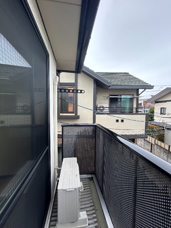 ��ʌ��������܎s��{�捂�@���Q���ڂ̃e���X�n�E�X�̃o���R�j�[