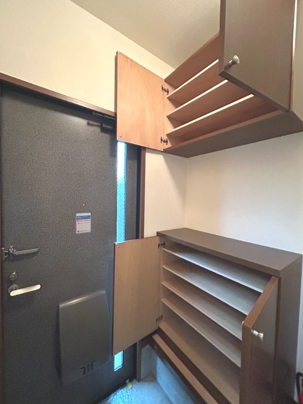 ��ʌ��������܎s��{�捂�@���Q���ڂ̃e���X�n�E�X�̎��[