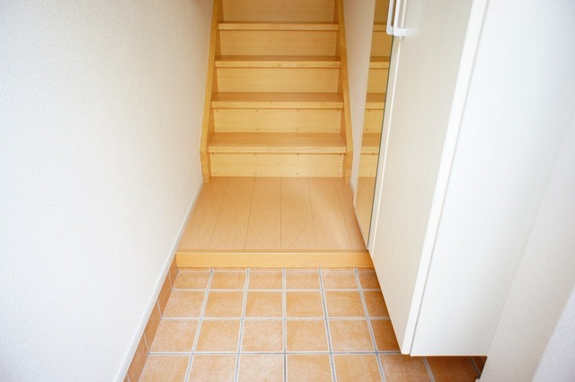 ��ʌ������s�����Q���ڂ̃A�p�[�g�̌���