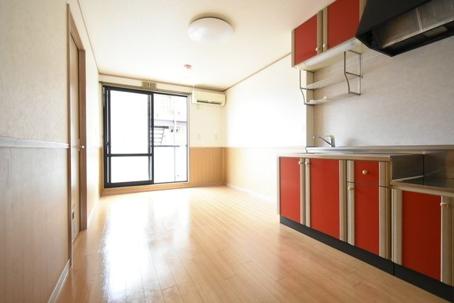 ��ʌ��������܎s��΋���q�S���ڂ̃A�p�[�g�̋��ԁE���r���O