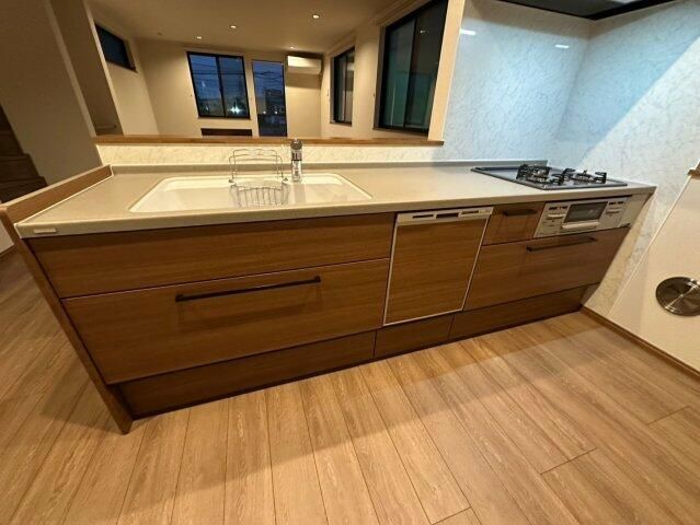 ��ʌ��������܎s�Y�a��̉ƂQ���ڂ̈�ˌ��ẴL�b�`��