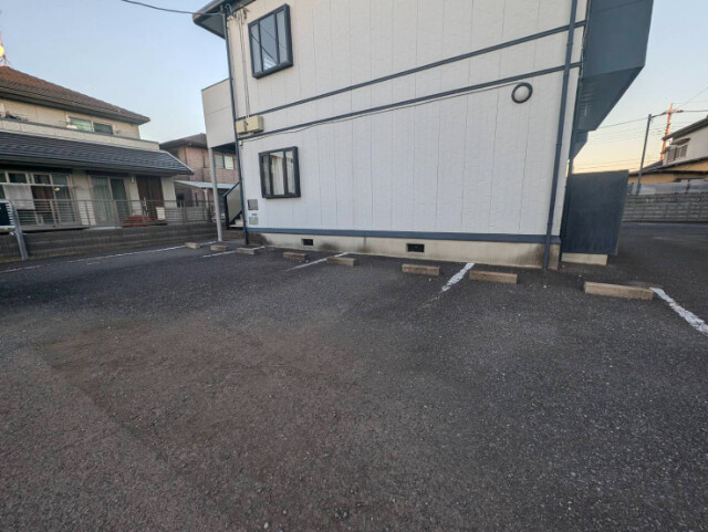 ��ʌ��������܎s��΋���q�S���ڂ̃A�p�[�g�̒��ԏ�