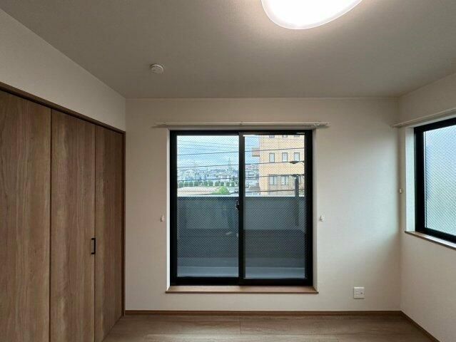 ��ʌ��������܎s�Y�a��̉ƂQ���ڂ̈�ˌ��Ă̂��̑������E�X�y�[�X