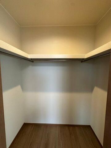 ��ʌ��������܎s�Y�a��̉ƂQ���ڂ̈�ˌ��Ă̎��[