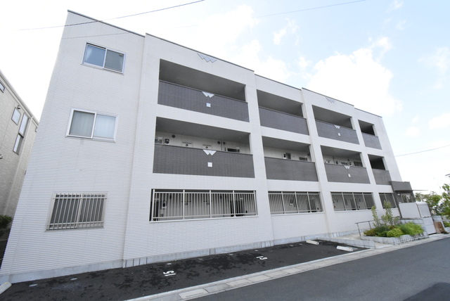 ��ʌ��������܎s���搼��{�S���ڂ̃}���V�����̌����O��