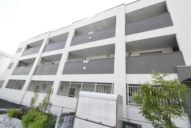 ��ʌ��������܎s���搼��{�S���ڂ̃}���V�����̌����O��