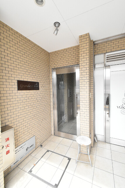 ��ʌ��������܎s�������J�Q���ڂ̃}���V�����̃G���g�����X