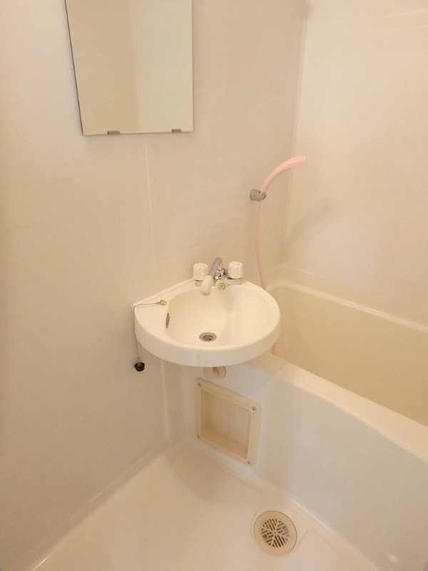 ��ʌ��������܎s������厚��J�̃A�p�[�g�̃o�X