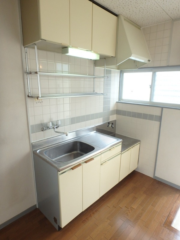 ��ʌ��������܎s������厚��J�̃A�p�[�g�̃L�b�`��