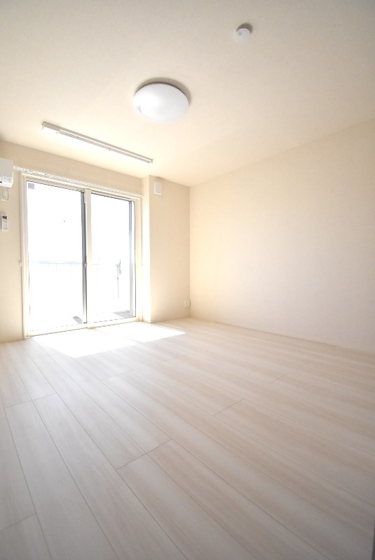 ��ʌ��������܎s��{��㏬���̃A�p�[�g�̋��ԁE���r���O