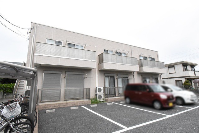 ��ʌ��������܎s��{��k�ܒ��Q���ڂ̃A�p�[�g�̒��ԏ�