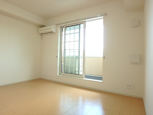 ��ʌ��������܎s�k��g�쒬�Q���ڂ̃A�p�[�g�̋����E���r���O