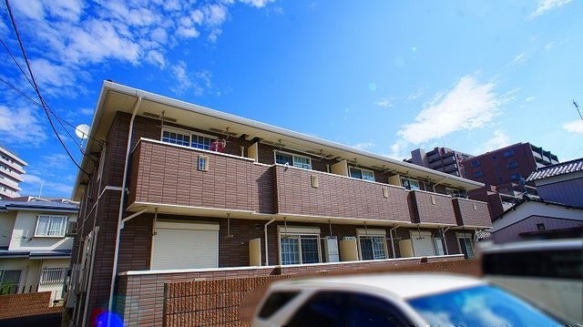 ��ʌ�����s�����Q���ڂ̃A�p�[�g�̌����O��